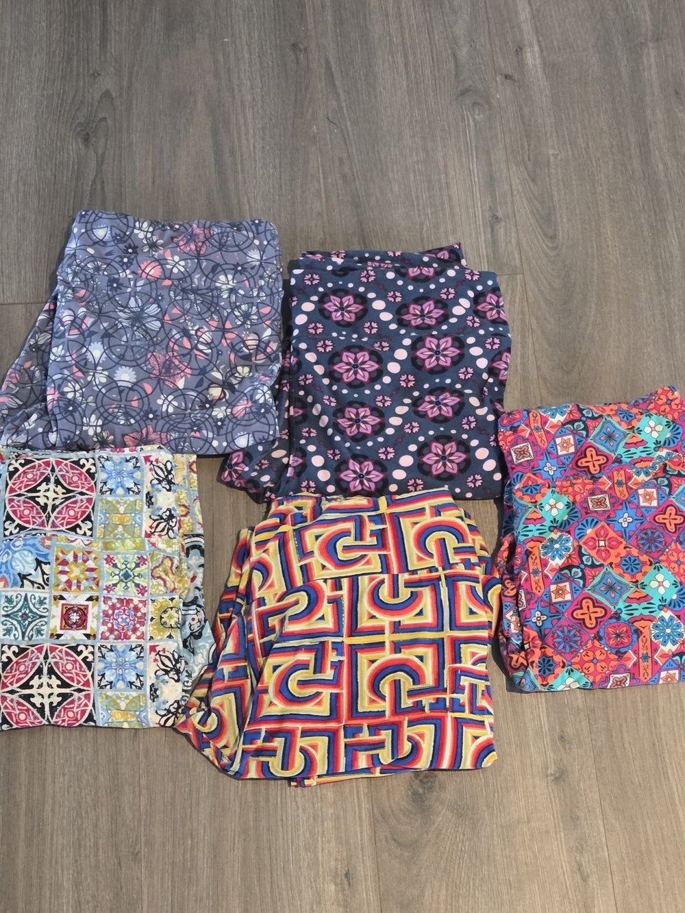LuLaRoe Tall & Curvy Leggings Lot of 5 Colorful Prints TC bold cozy comfort Plus
